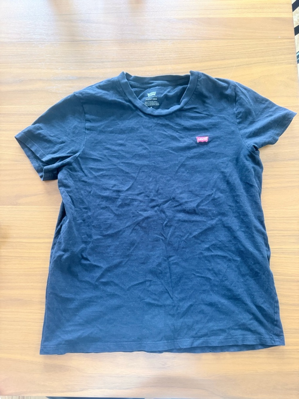 Levi's Women's Black Short-Sleeve Logo Tee